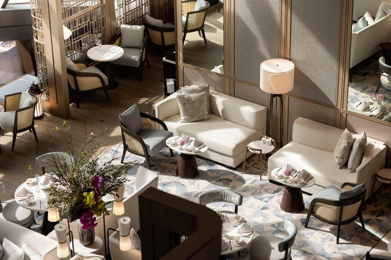 The Langham, Gold Coast And Jewel Residences Buitenkant foto The Lounge at the Ritz-Carlton, Hong Kong
