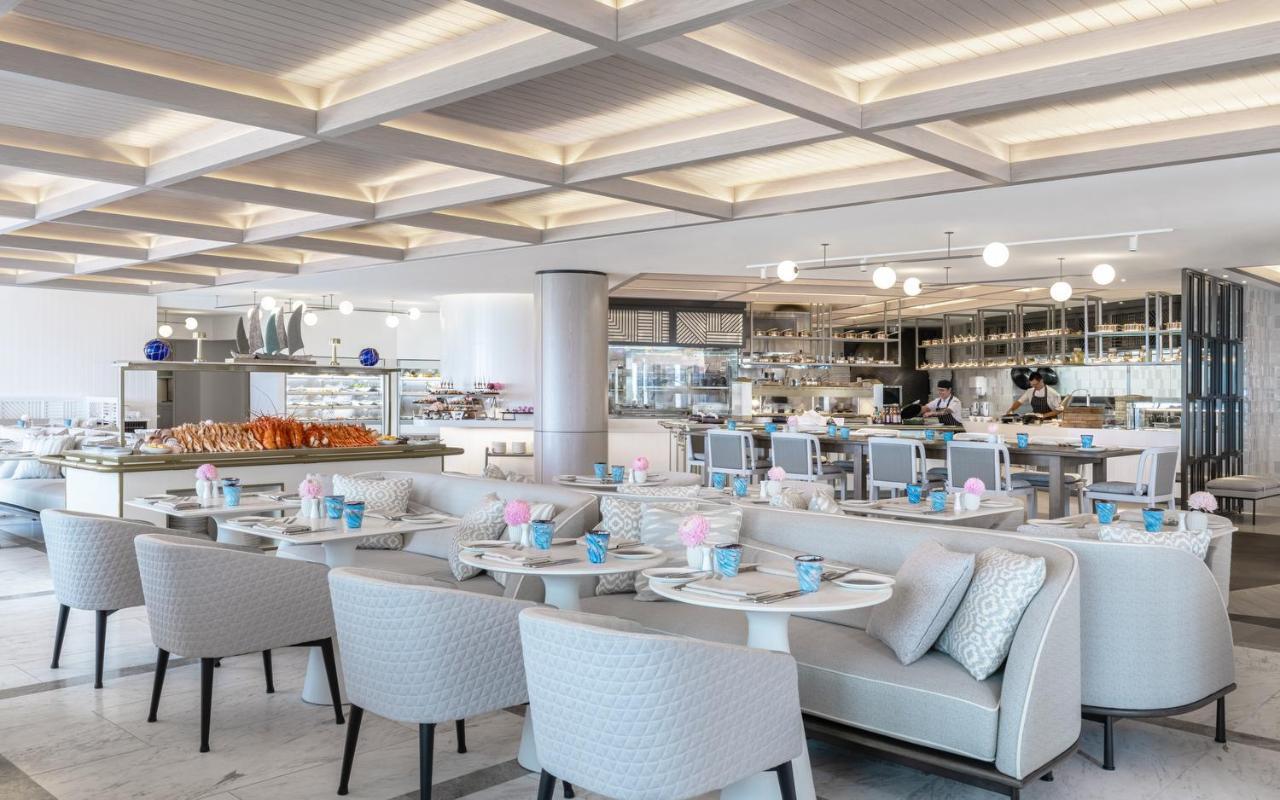 The Langham, Gold Coast And Jewel Residences Buitenkant foto The interior of the restaurant