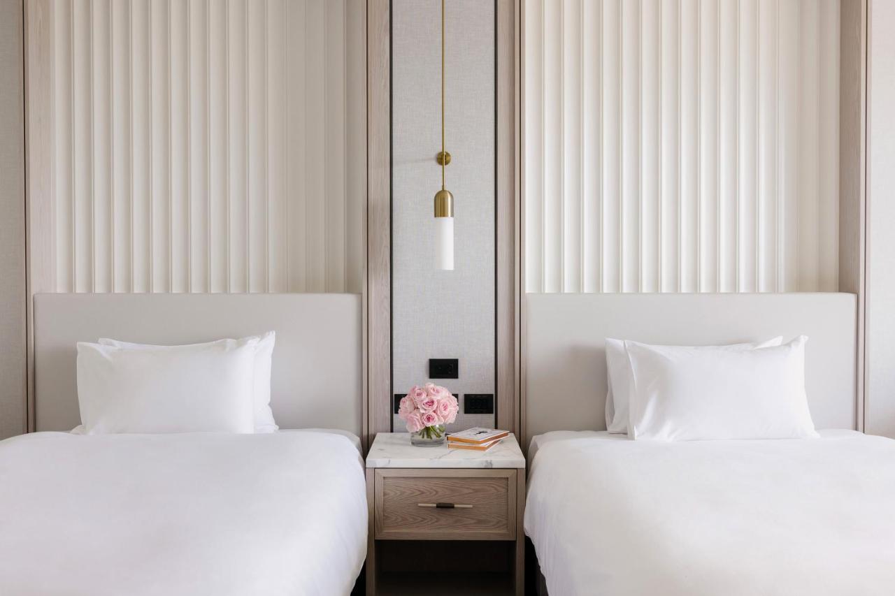 The Langham, Gold Coast And Jewel Residences Buitenkant foto Deluxe Room